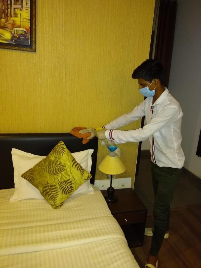 Airport Hotel Tashree New Delhi Ngoại thất bức ảnh