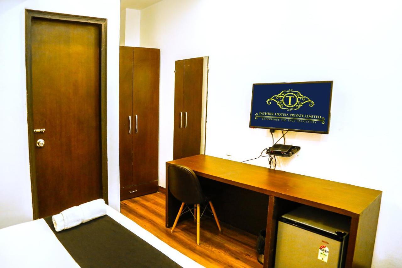 Airport Hotel Tashree New Delhi Ngoại thất bức ảnh