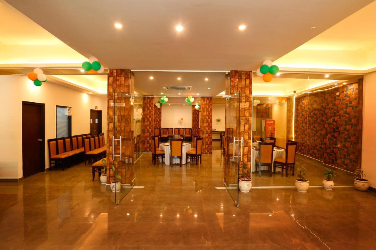 Airport Hotel Tashree New Delhi Ngoại thất bức ảnh