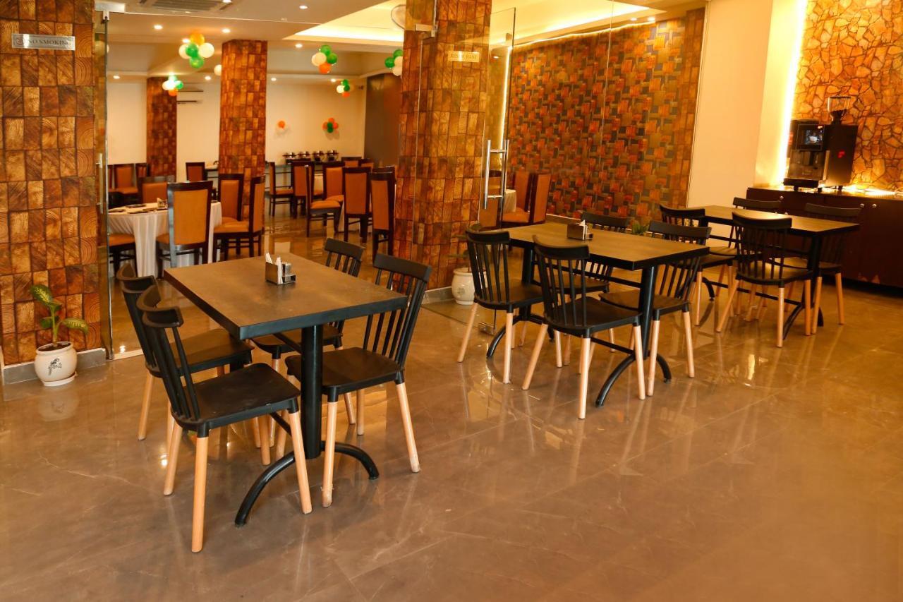 Airport Hotel Tashree New Delhi Ngoại thất bức ảnh